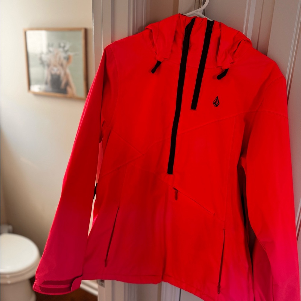 Volcom Pink Ski Jacket with Hood and Weather-Resistant Fabric